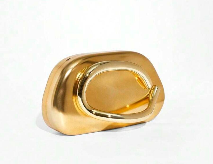 GOLD-TONE CLUTCH WITH DETACHABLE CHAIN STRAP