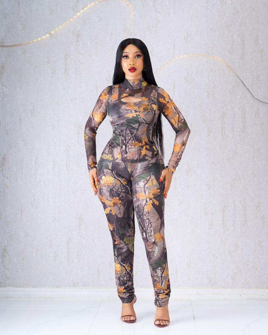 MULTICOLOR PRINT CUT OUT TROUSER SET