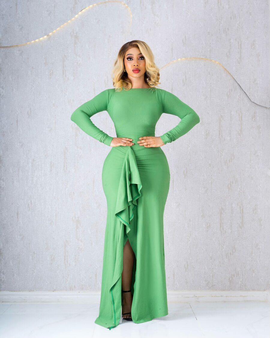 GREEN OPEN SLIT WITH FRILLS