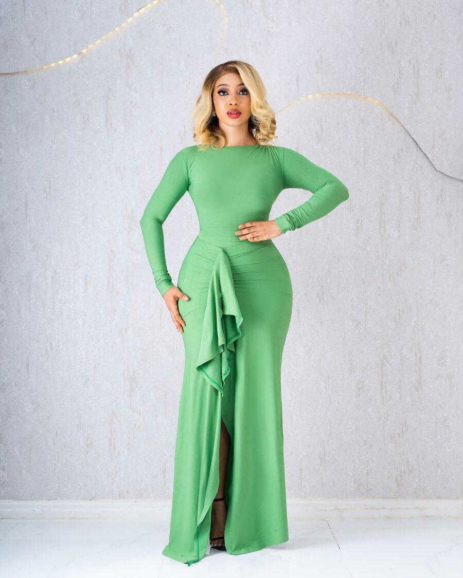 GREEN OPEN SLIT WITH FRILLS