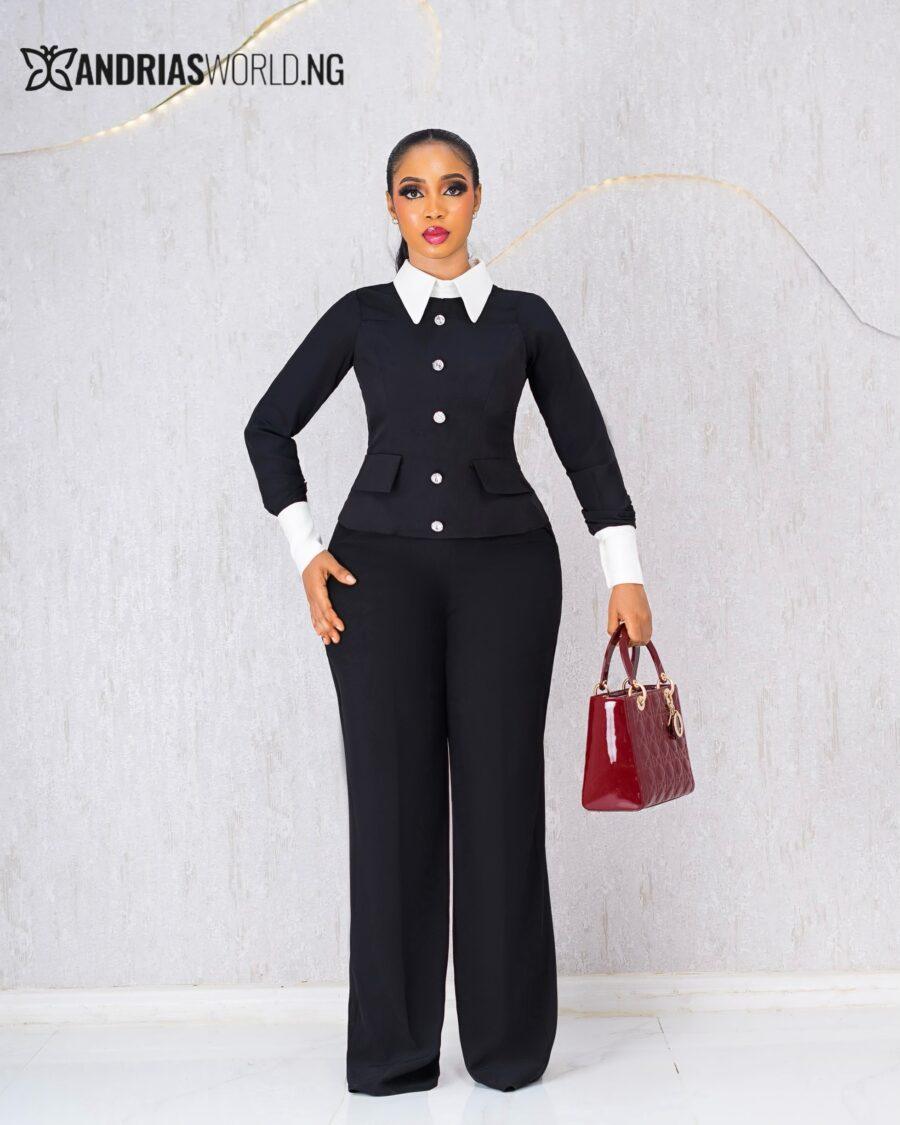 BLACK TROUSER SET WITH WHITE COLLAR