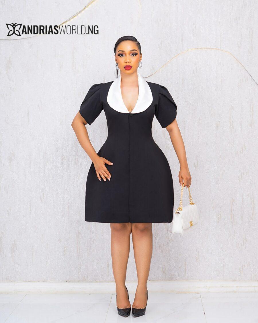 BLACK AND WHITE NOTCHED COLLAR DRESS