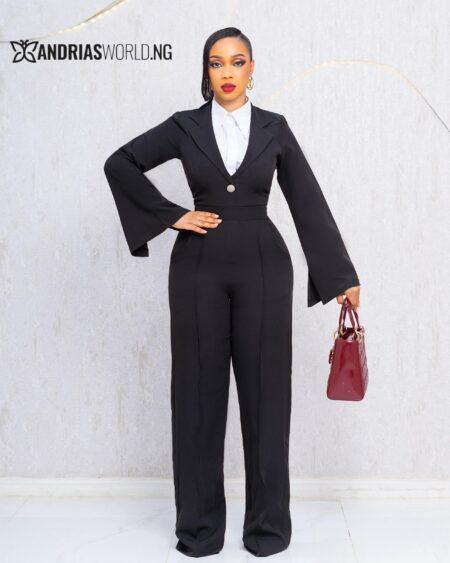 BLACK JUMPSUIT WITH WHITE INNER