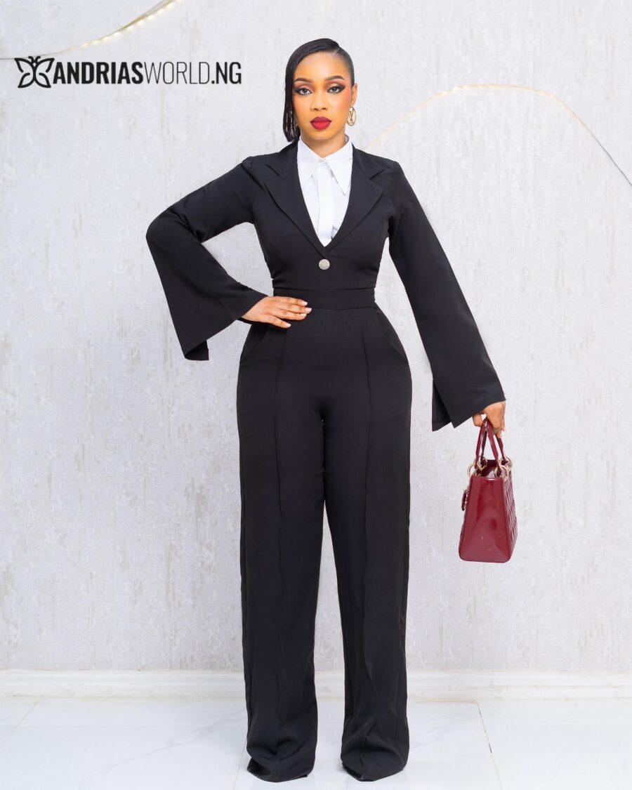 BLACK JUMPSUIT WITH WHITE INNER