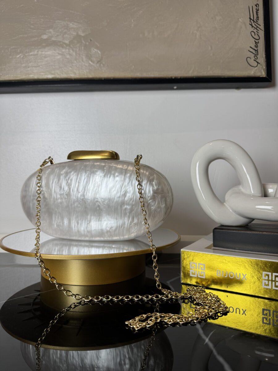 WHITE OVAL PEARL PURSE