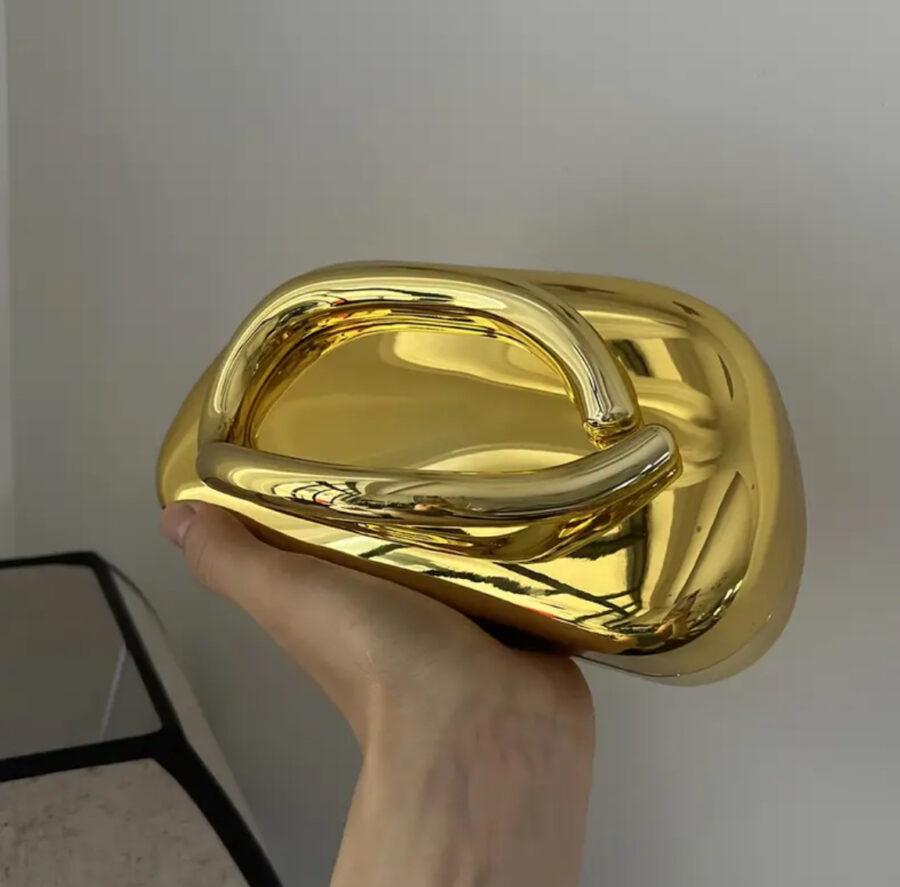GOLD-TONE CLUTCH WITH DETACHABLE CHAIN STRAP