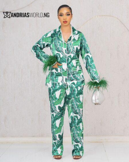 GREEN TROUSER SET WITH FEATHERS