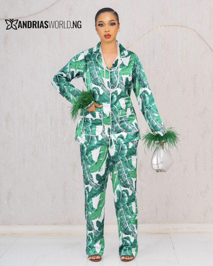 GREEN TROUSER SET WITH FEATHERS