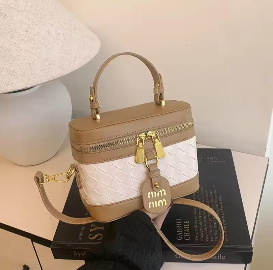 BROWN WOOVEN LEATHER PURSE
