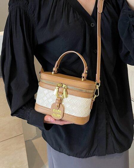BROWN WOOVEN LEATHER PURSE