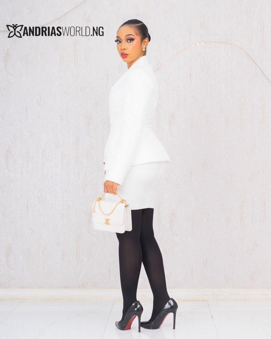 WHITE SKIRT SUIT