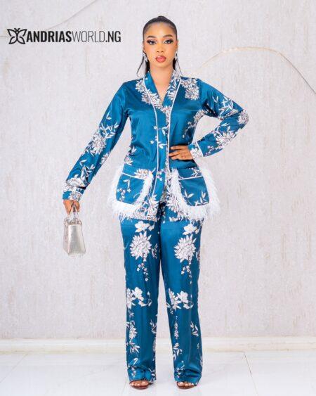 BLUE AND WHITE SIILK TROUSER SET WITH FEATHERS