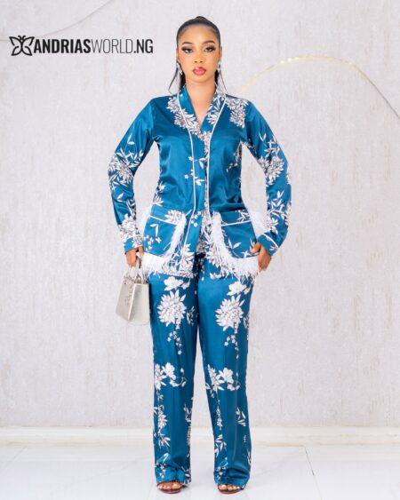 BLUE AND WHITE SIILK TROUSER SET WITH FEATHERS