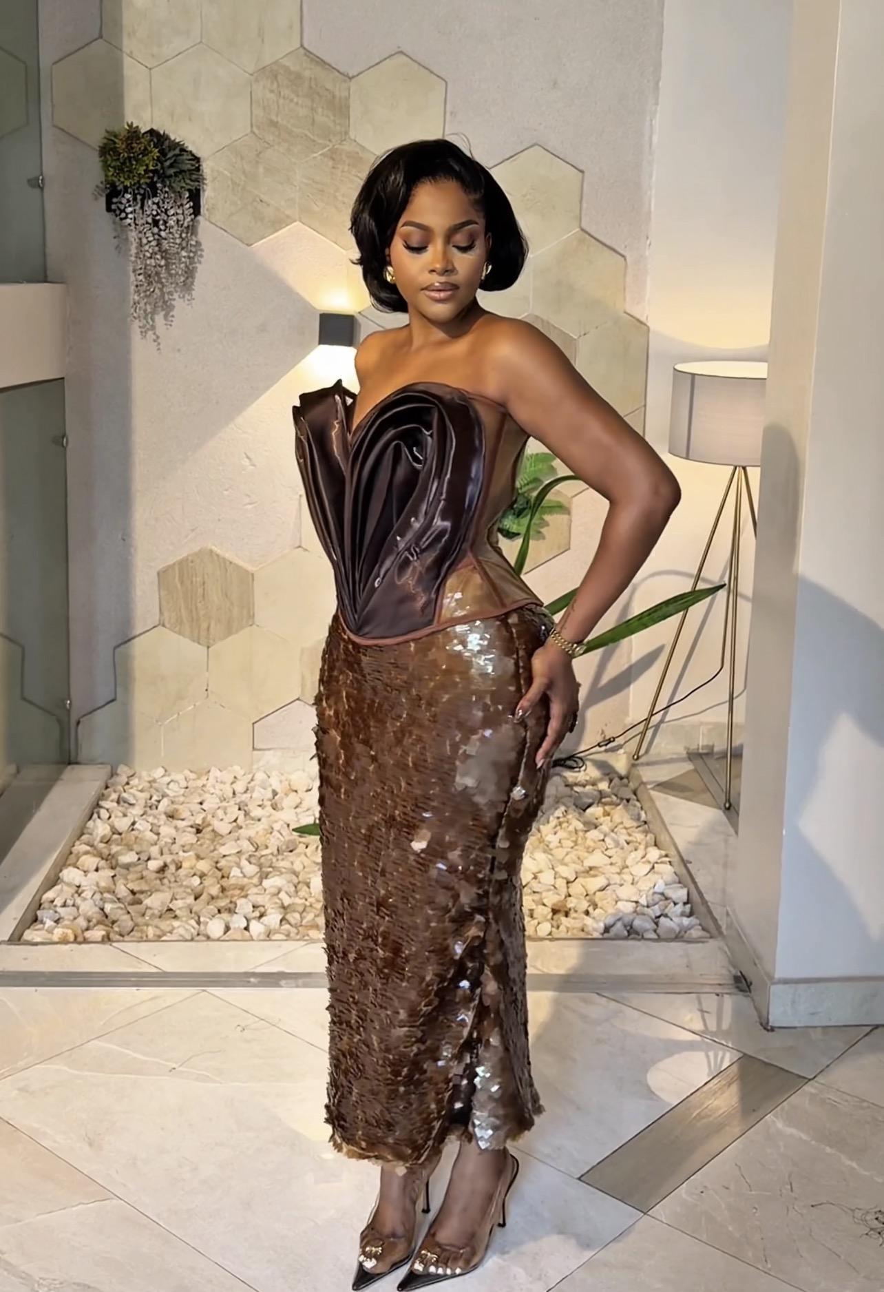 BROWN CORSET TOP WITH SEQUIN SKIRT BROWN CORSET TOP WITH SEQUIN SKIRT